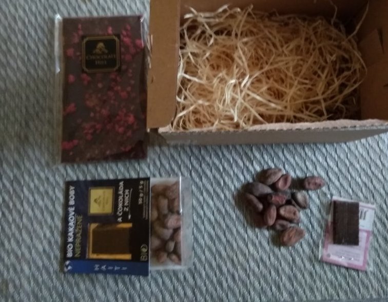 Recenze čokolády s malinami a skořicí od Chocolate Hill